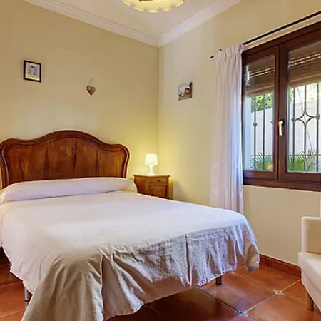 Roberto Canovas Villa