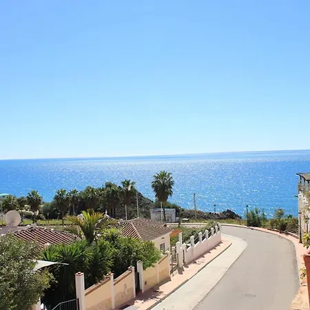 Villa Roberto Canovas *